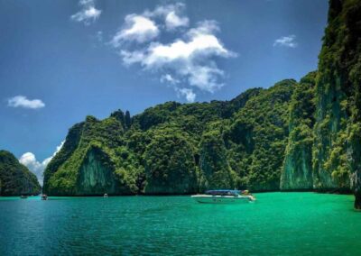 One Day Tour to Phi Phi Islands & Maya Bay by Speedboat